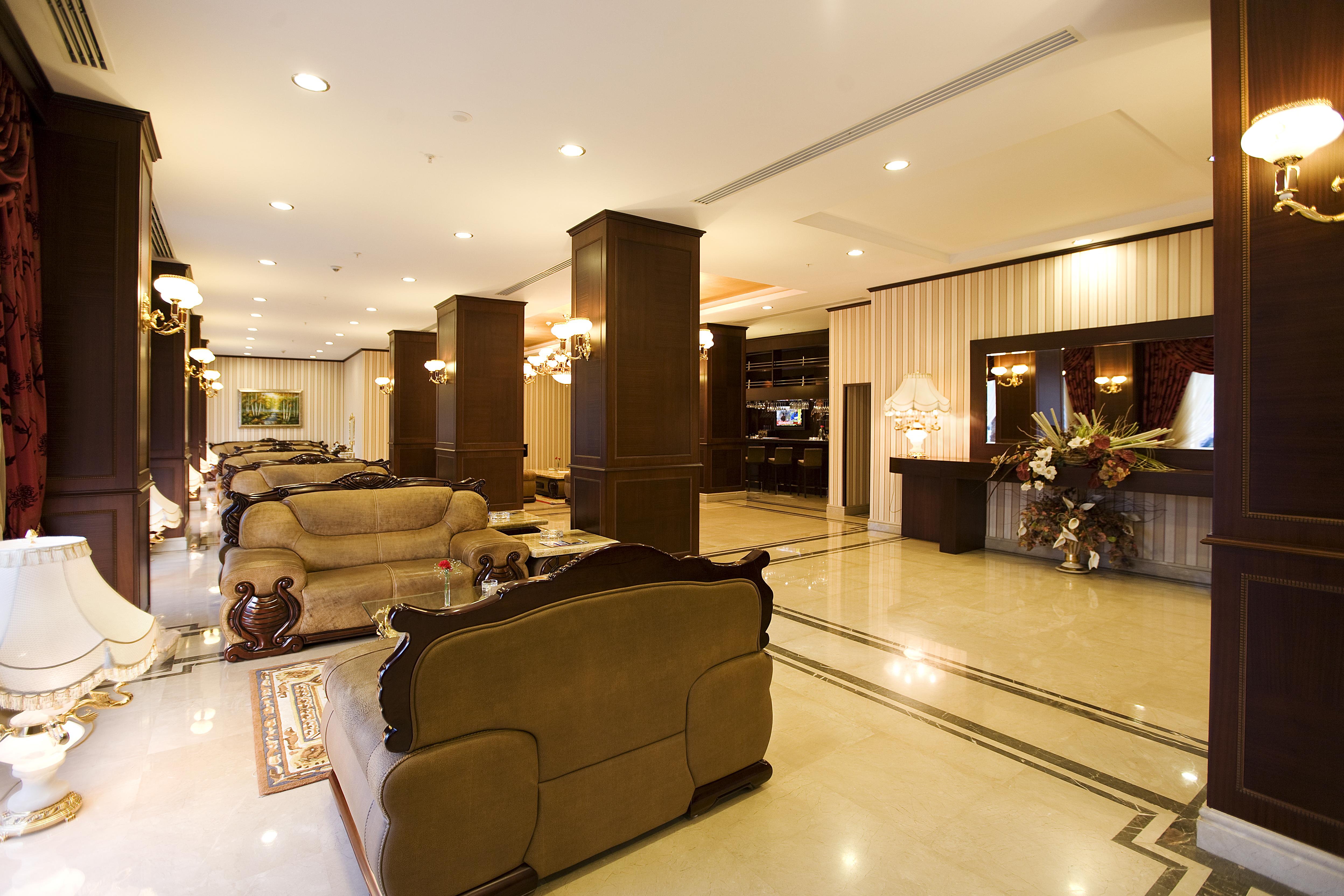 Latanya Palm 4*